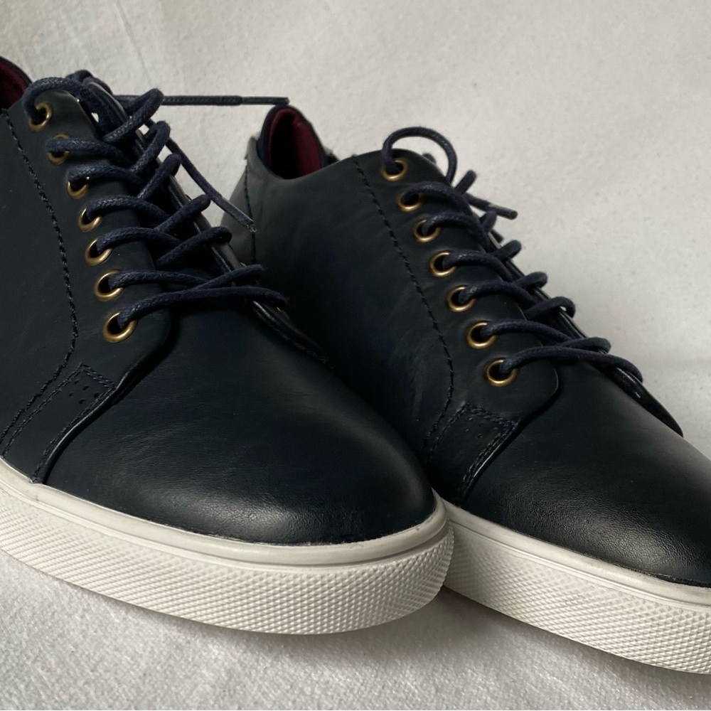 Kenneth Cole Unlisted Grove Faux Leather Sneakers Navy Blue Size 9M